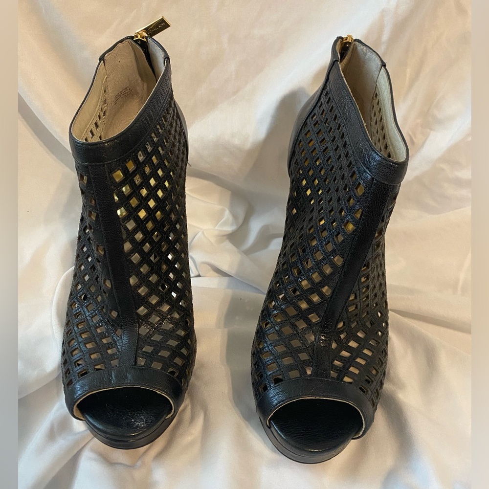 Michael kors heels black mesh barely worn (wrong size) size 10